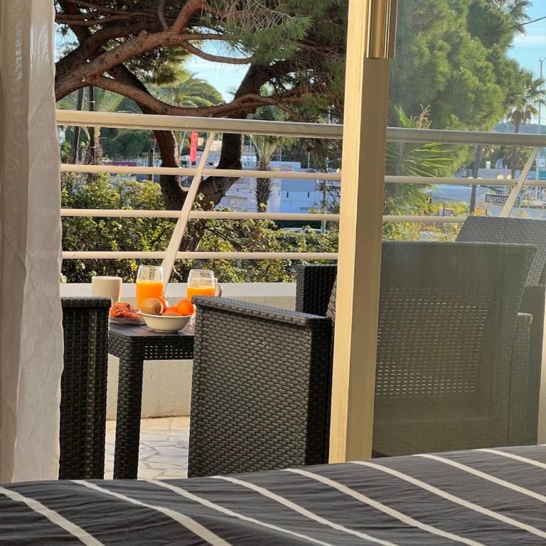 Seafront - beautiful flat with aircon and comfortable loggia - Appartement 1 Chambre - 17