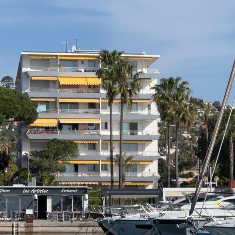 Seafront - beautiful flat with aircon and comfortable loggia - Appartement 1 Chambre - 25