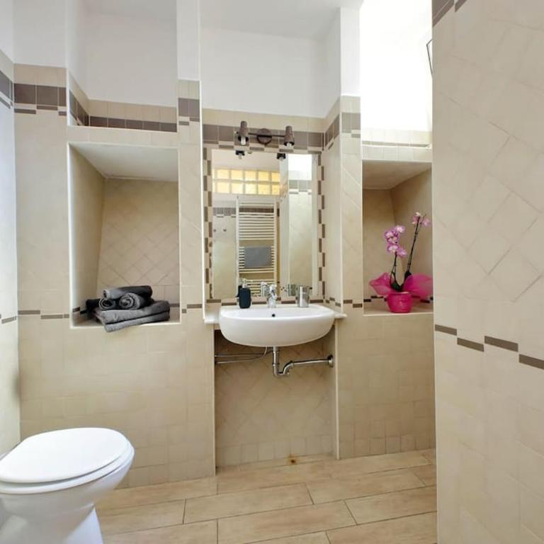 Spacious Vatican Flat with Courtyard - Appartamento con 1 Camera da Letto - 20