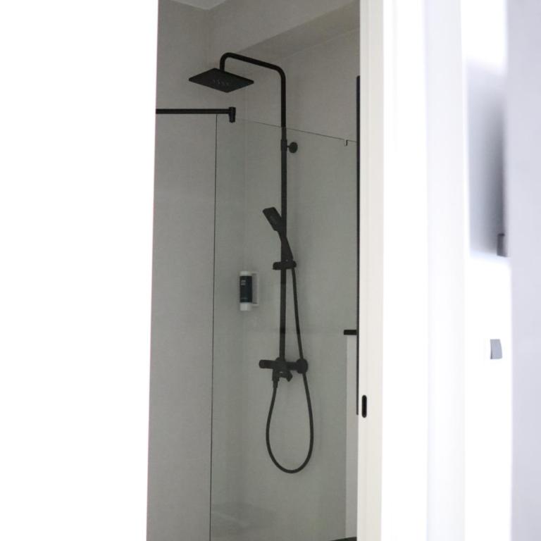 Templum apartments - Slavija square - Deluks Dvokrevetna Soba sa Bračnim Krevetom i Balkonom - 6