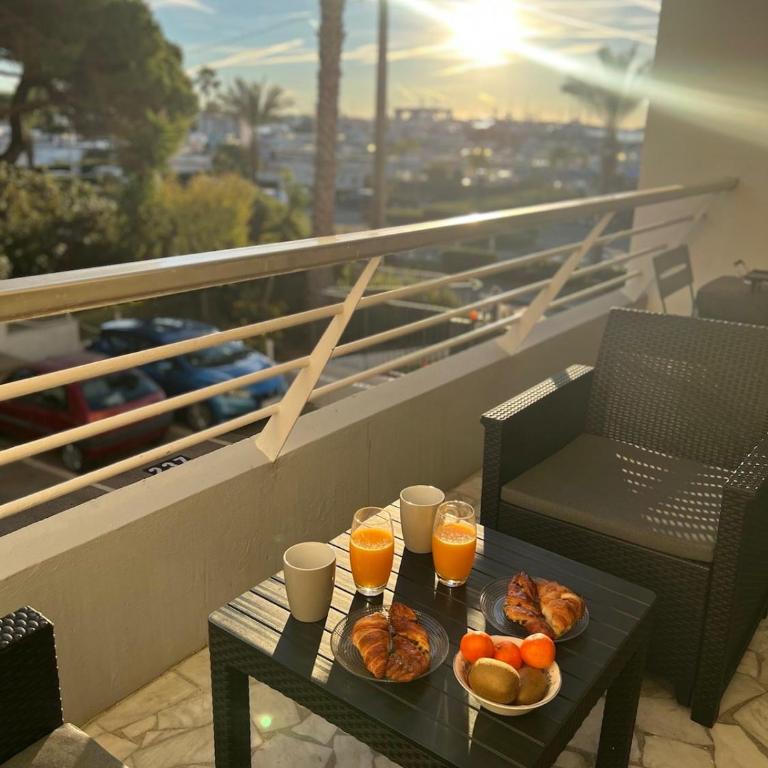 Seafront - beautiful flat with aircon and comfortable loggia - Appartement 1 Chambre - 6