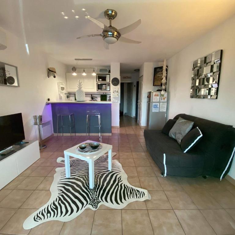 APPARTEMENT 4 PERSONNES PORT GRIMAUD - COTE D'AZUR - Apartment mit 1 Schlafzimmer - 8
