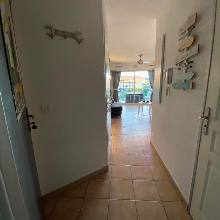 APPARTEMENT 4 PERSONNES PORT GRIMAUD - COTE D'AZUR - Apartment mit 1 Schlafzimmer - 4