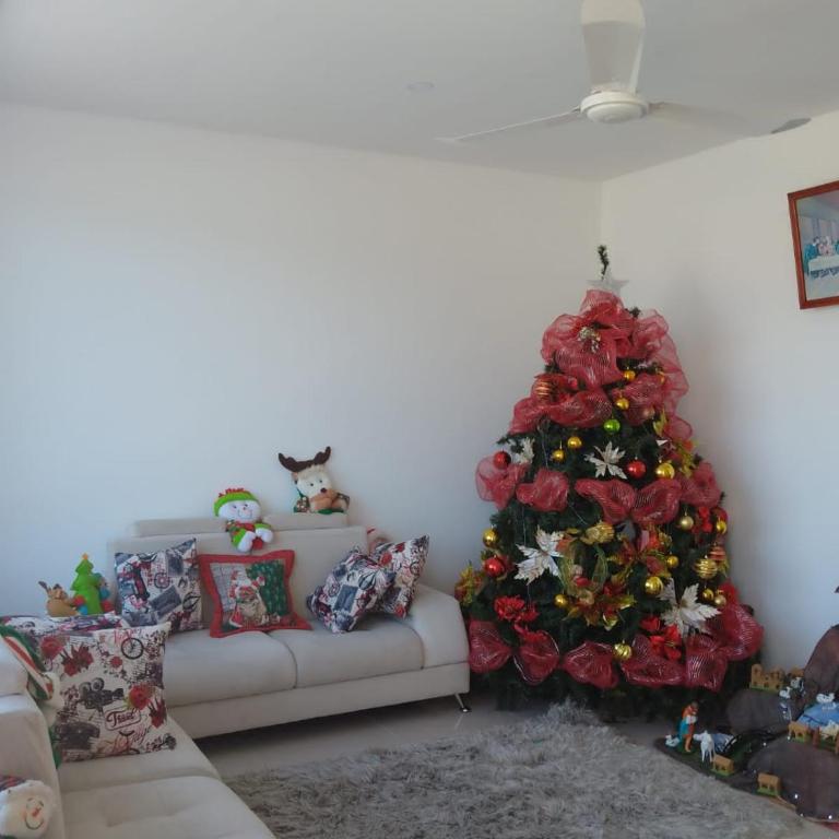 Amplia y bella casa de vacaciones - Three-Bedroom House - 2