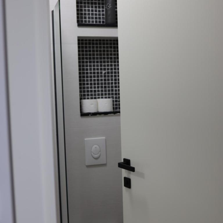 Templum apartments - Slavija square - Deluks Dvokrevetna Soba sa Bračnim Krevetom i Tušem - 4