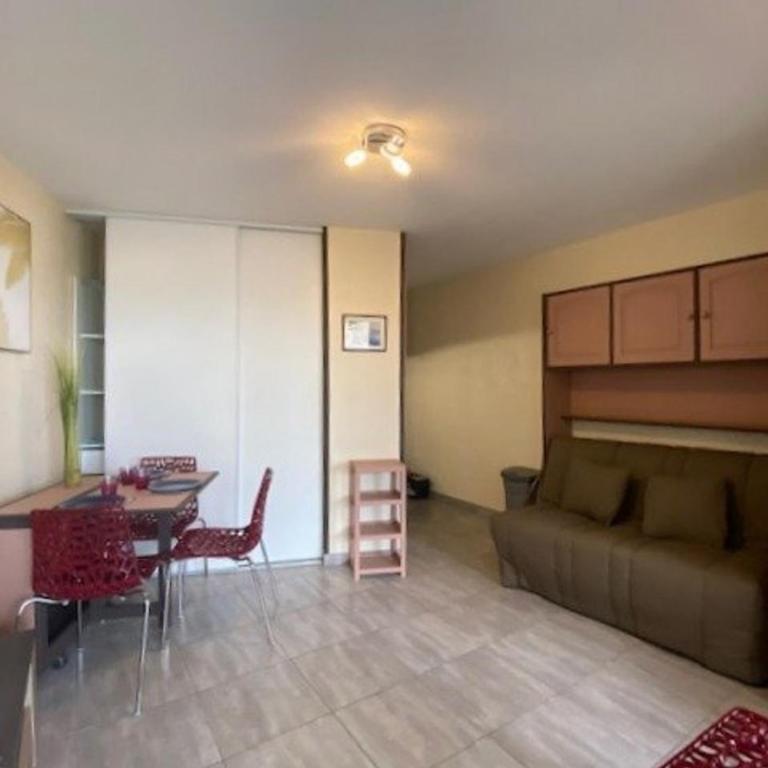 Charmant T2 en bord de mer pour 4 pers, terrasse avec vue - FR-1-696-15 - Appartement - 3