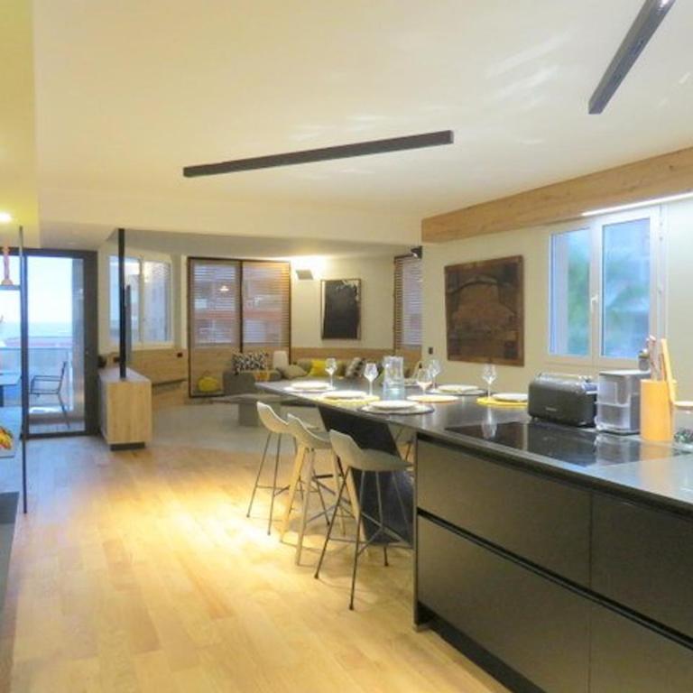 Appartement luxueux climatisé avec superbe vue et parking sécurisé - FR-1-696-1 - Appartement - 5