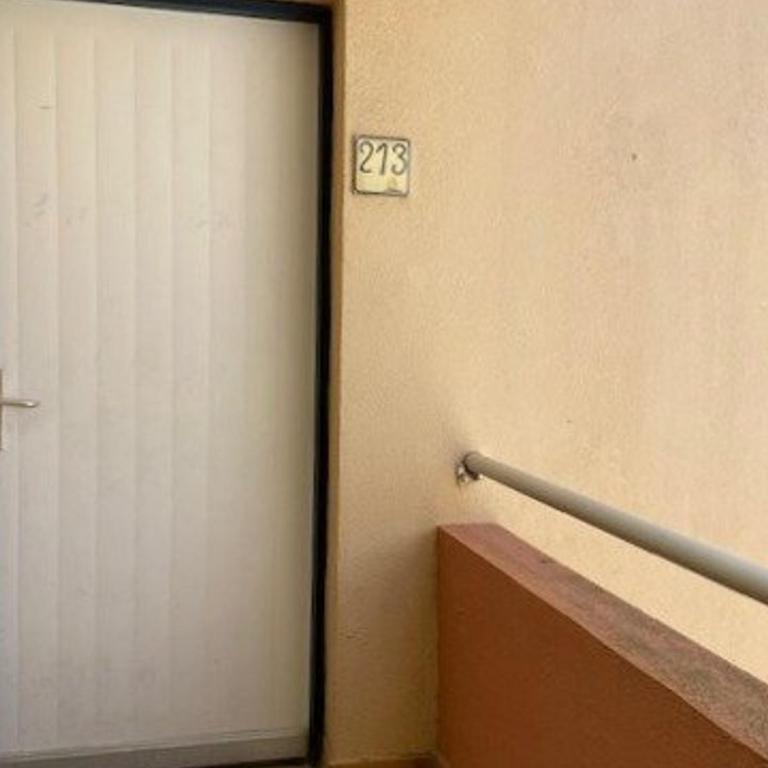 Appartement T2 avec piscine et parking, 4 personnes - FR-1-696-3 - Appartement - 10