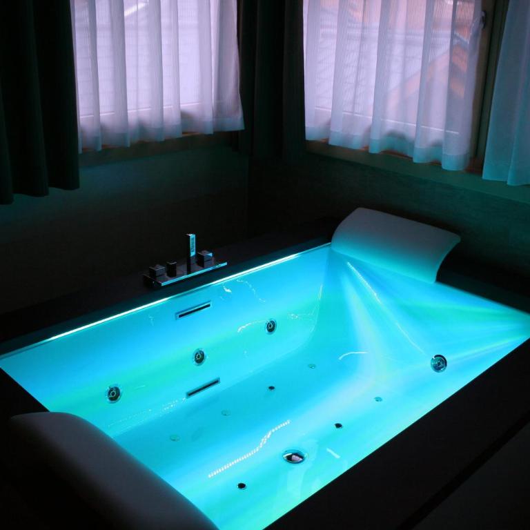 Hotel Collini - Suite con bañera de hidromasaje - 1