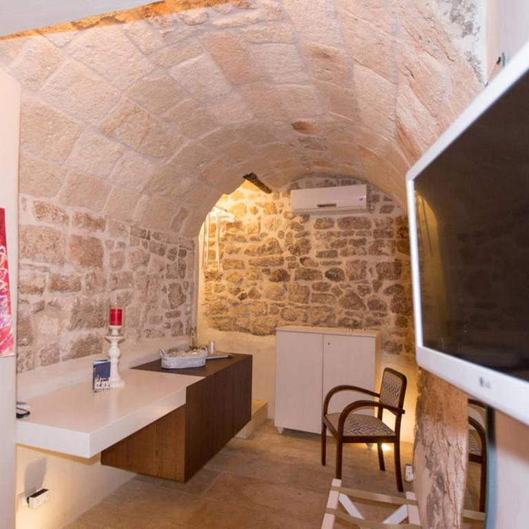 Antico Mondo Rooms & Suites - Camera Matrimoniale - In Grotta Piano Terra - 1
