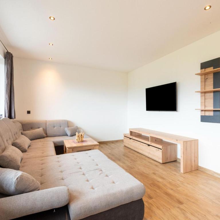 Apartment in Piesendorf near Ski Slopes - Apartment mit 3 Schlafzimmern - 4