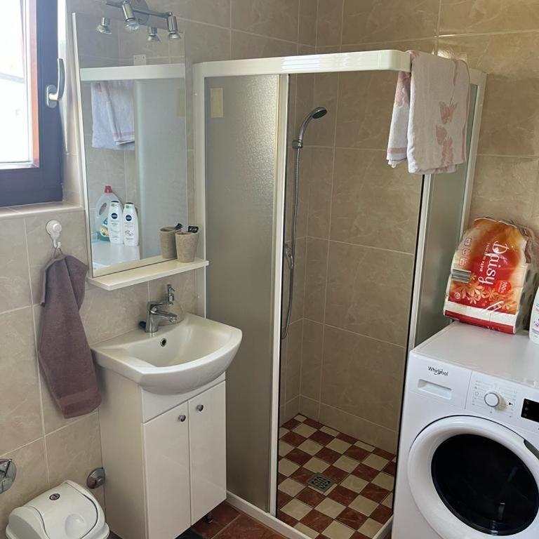 Happyland family home - Three-Bedroom Apartment - 30