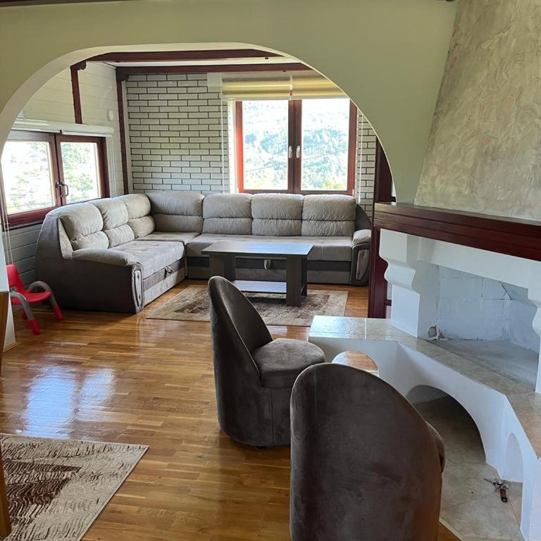 Happyland family home - Three-Bedroom Apartment - 19