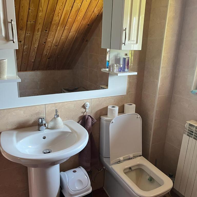 Happyland family home - Three-Bedroom Apartment - 10