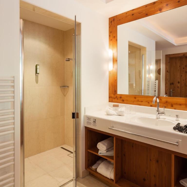 Hotel Chalet Tianes - Alpine Relax - Camera Matrimoniale Comfort con Balcone - 1