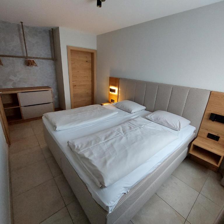 Auhof Wirtshaus & Suiten - Suite mit Balkon und kostenfreiem Eintritt ins Tauern Spa - 4