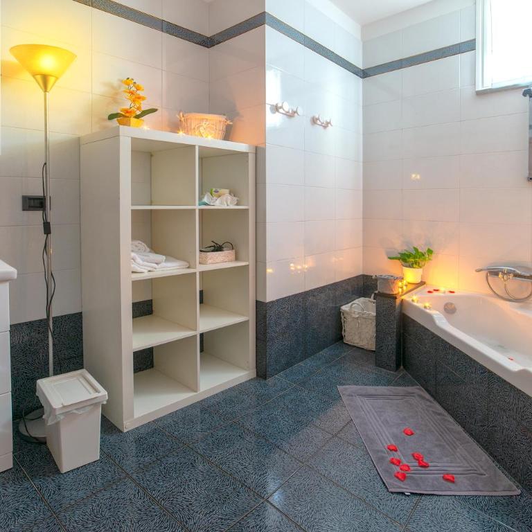 B&B Dei Musicisti - Camera Matrimoniale/Doppia con Letti Singoli con Bagno Privato - 16