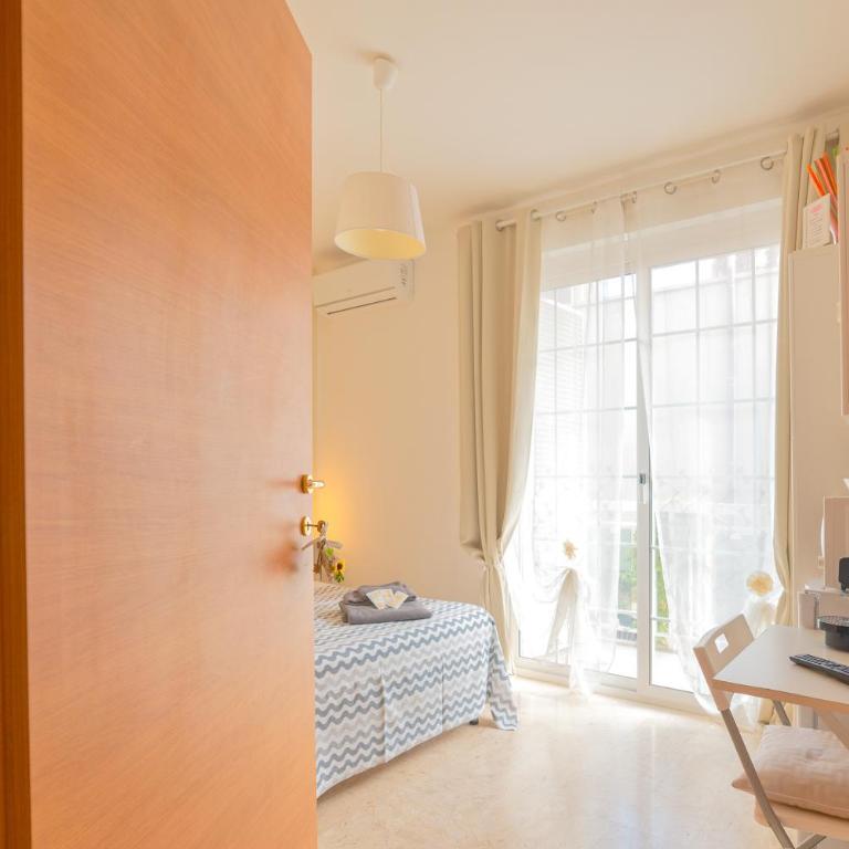 B&B Dei Musicisti - Camera Matrimoniale Deluxe con Balcone e Bagno Privato - 2