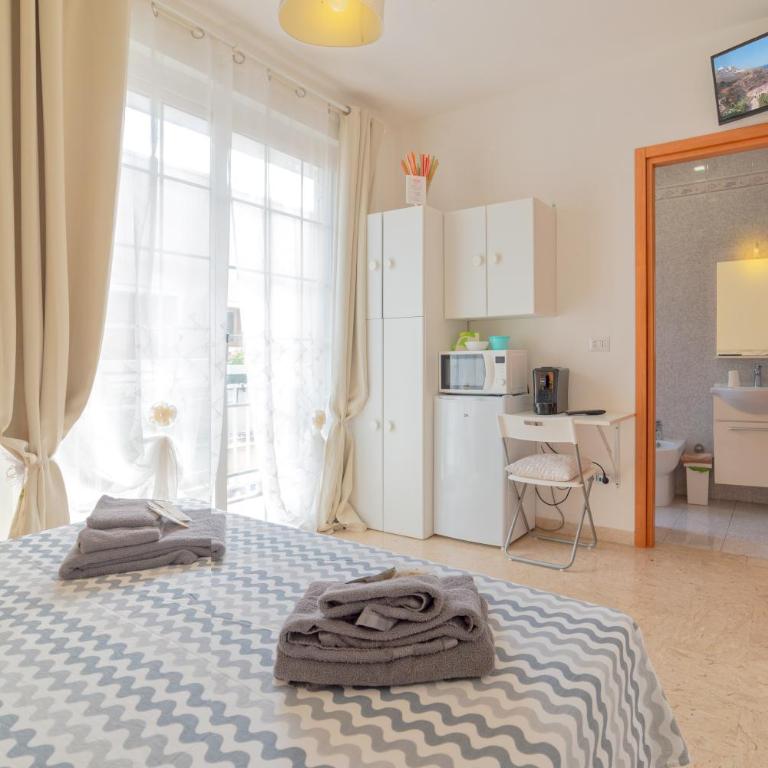B&B Dei Musicisti - Camera Matrimoniale Deluxe con Balcone e Bagno Privato - 3