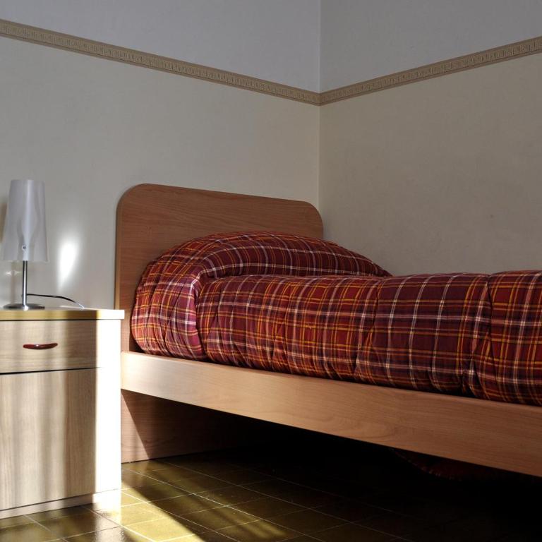 Ostello Cuneo - Standard Single Room with Shared Bathroom - 3
