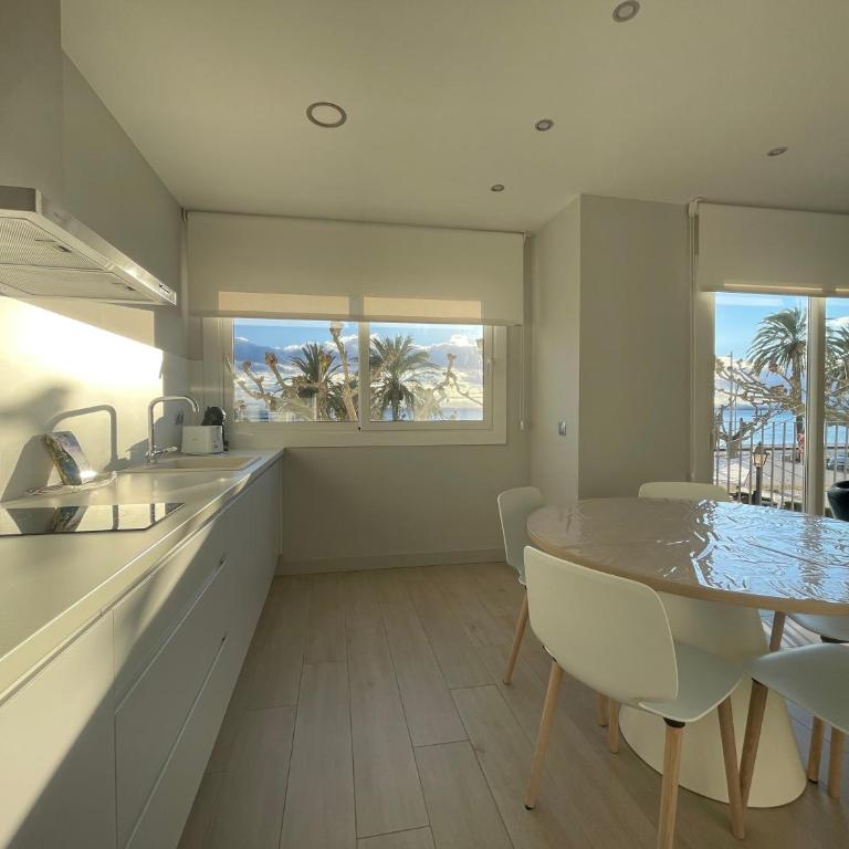 Apartaments Voramar Roses - Apartment - 4