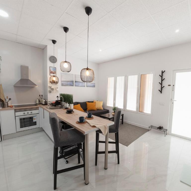 Digital Nomad Retreat 2 -Great Location Near Metro - One-Bedroom Apartment - 12