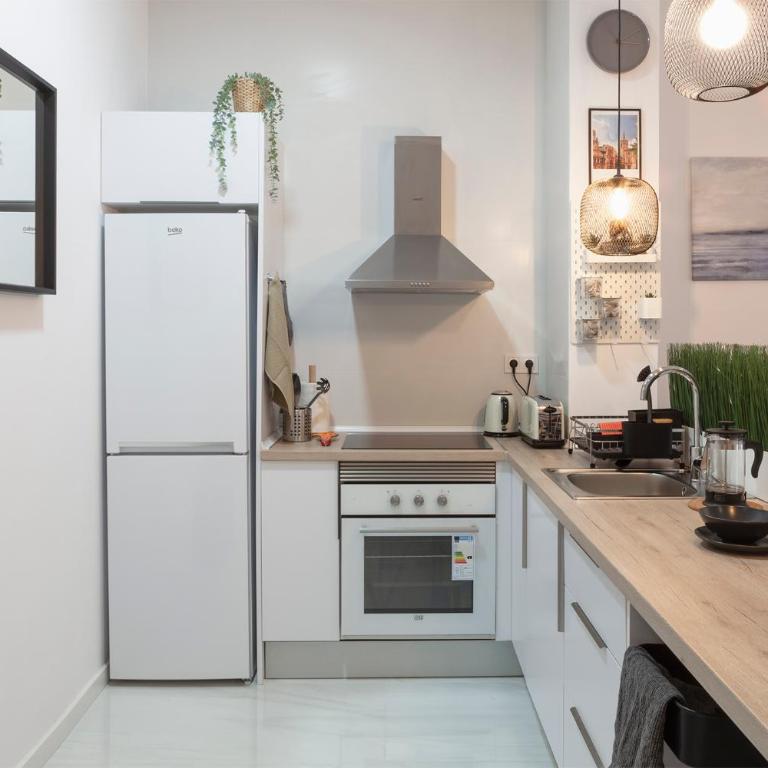 Digital Nomad Retreat 2 -Great Location Near Metro - One-Bedroom Apartment - 13