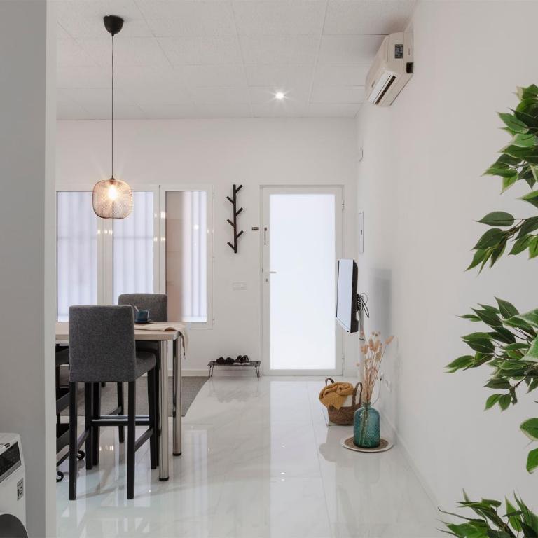 Digital Nomad Retreat 2 -Great Location Near Metro - One-Bedroom Apartment - 10