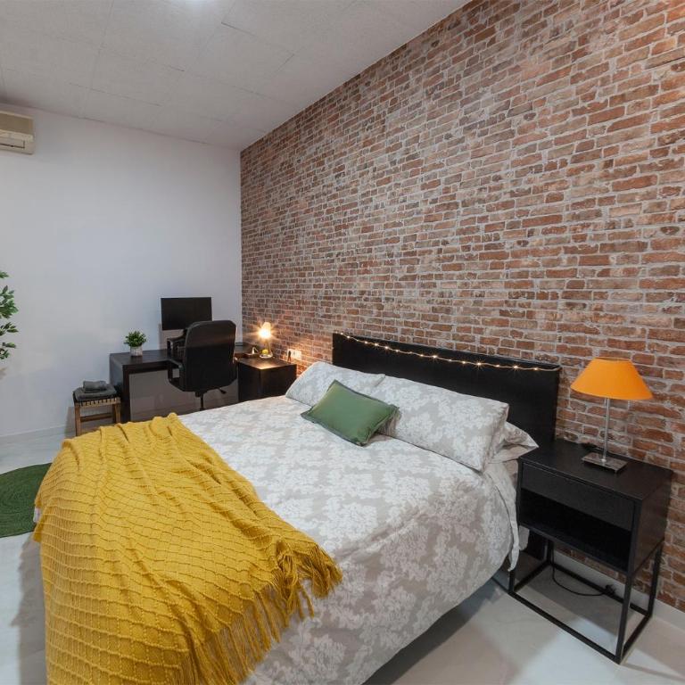Digital Nomad Retreat 2 -Great Location Near Metro - One-Bedroom Apartment - 6
