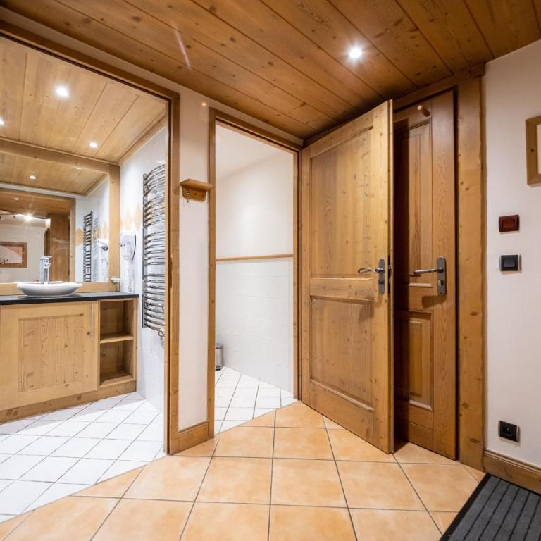 Charmant Appartement Proche Pistes avec Balcon et WIFI - FR-1-502-374 - Appartamento - 2
