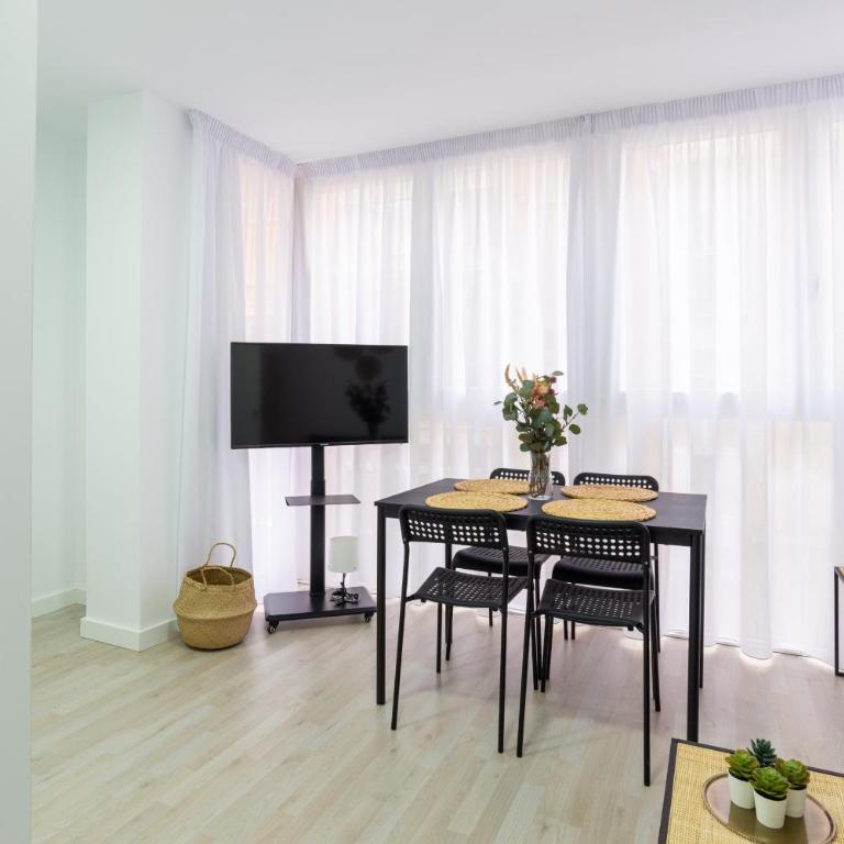 Malaga Centro - Apartamento de 2 dormitorios con vistas a la ciudad - 9