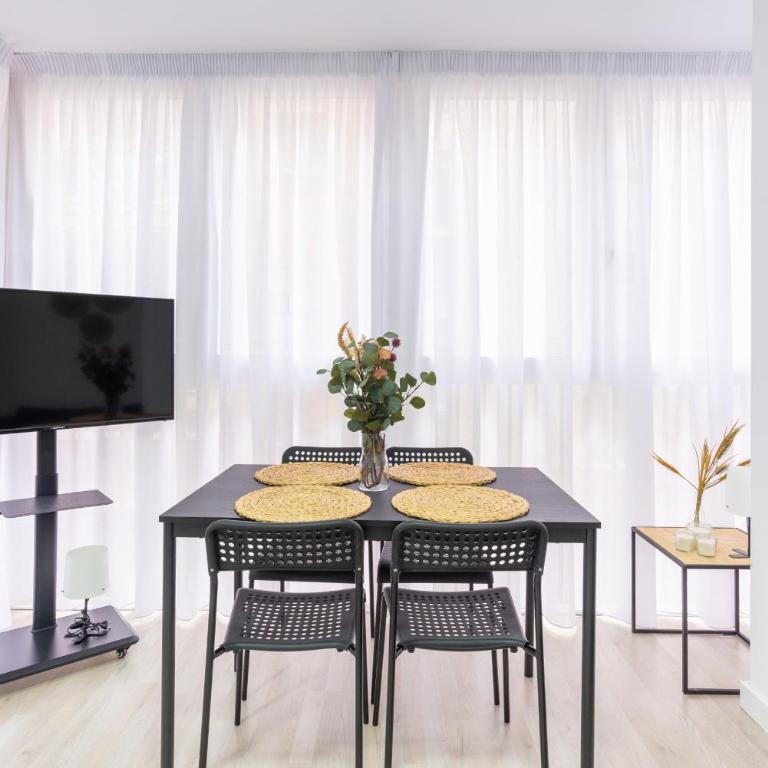 Malaga Centro - Apartamento de 2 dormitorios con vistas a la ciudad - 8