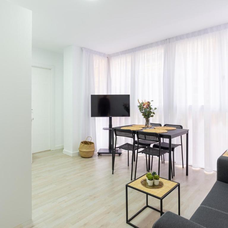 Malaga Centro - Apartamento de 2 dormitorios con vistas a la ciudad - 10