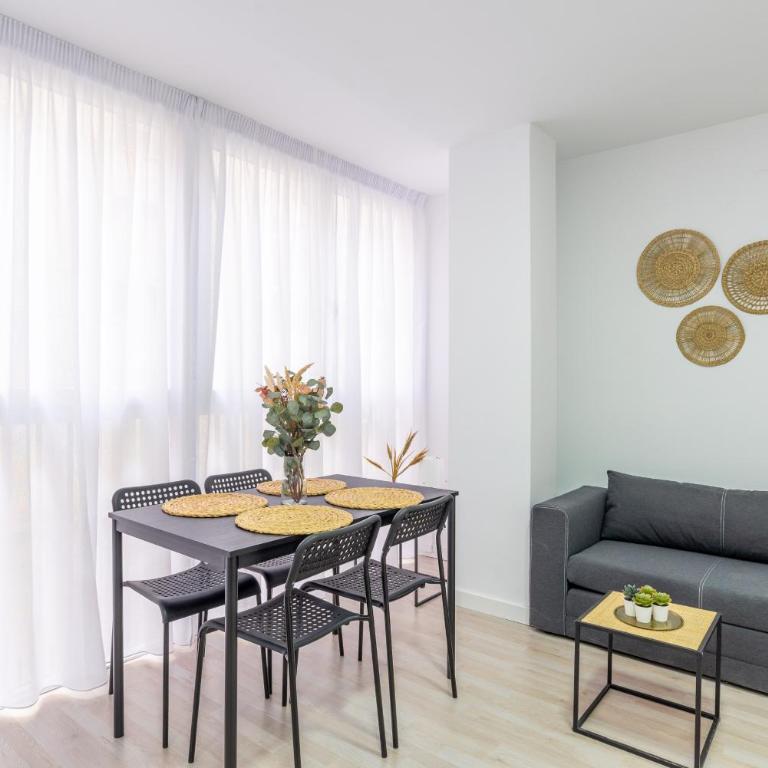 Malaga Centro - Apartamento de 2 dormitorios con vistas a la ciudad - 1