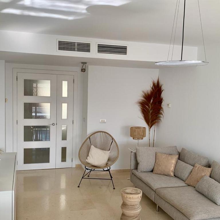 Precioso piso con magnifica vista cerca playa - Two-Bedroom Apartment with Sea View - 5