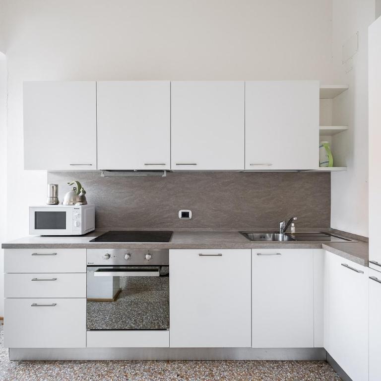 Urbanicooh Garisenda - Piazza Maggiore View - Three-Bedroom Apartment - 10