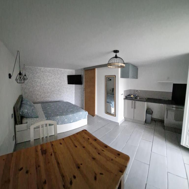 Charmant studio avec terrasse - Appartamento con 1 Camera da Letto - 3