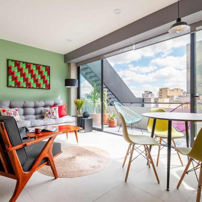 Alcazar Apartments - Apartment with Balcony - 2