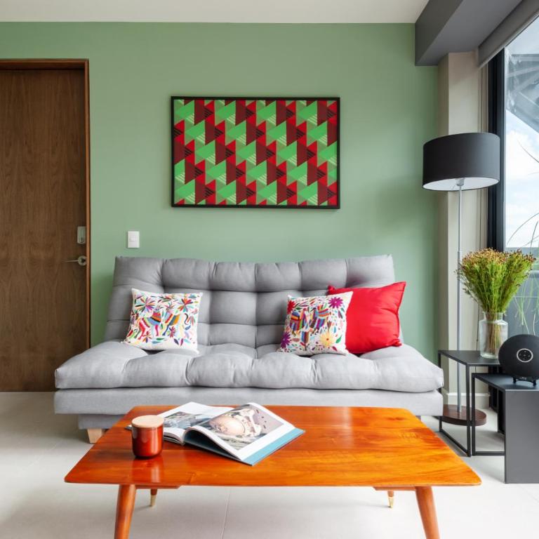 Alcazar Apartments - Apartment with Balcony - 11