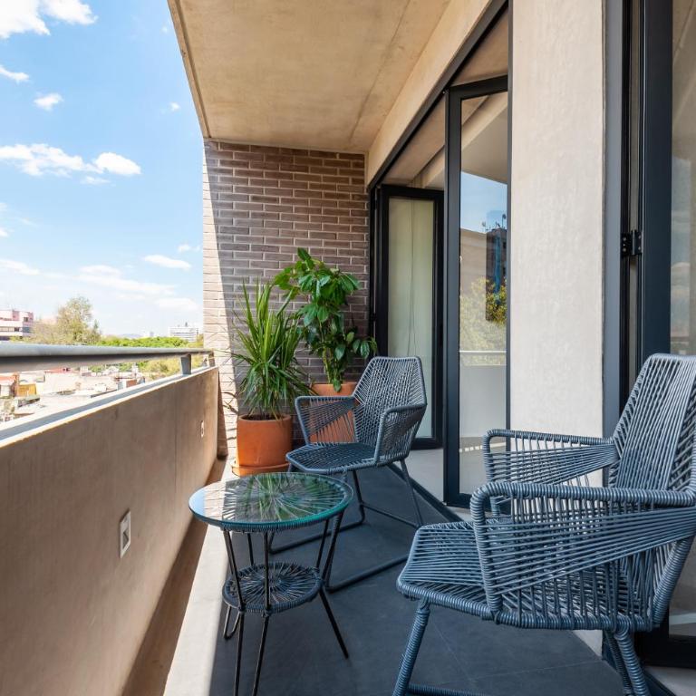 Alcazar Apartments - Studio Apartment - 3