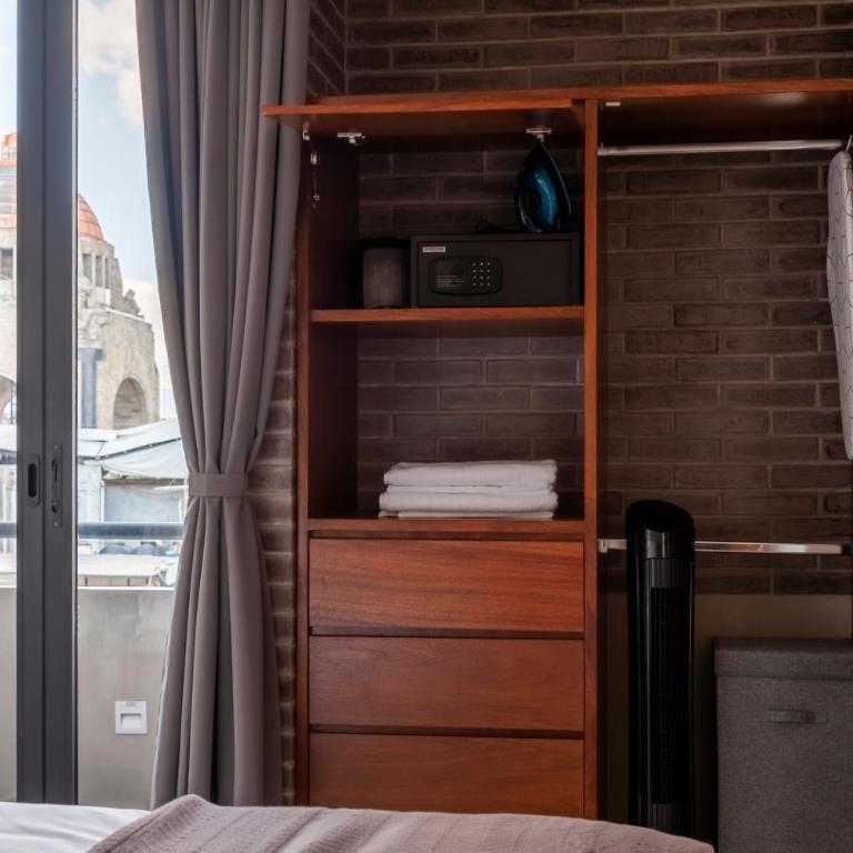 Alcazar Apartments - Studio Apartment - 5