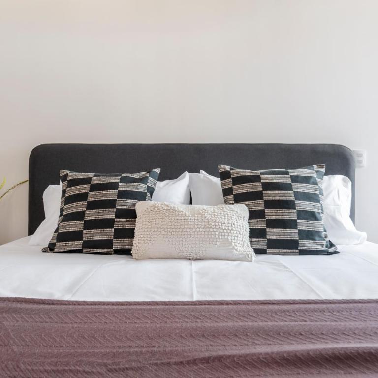 Alcazar Apartments - Studio Apartment - 6
