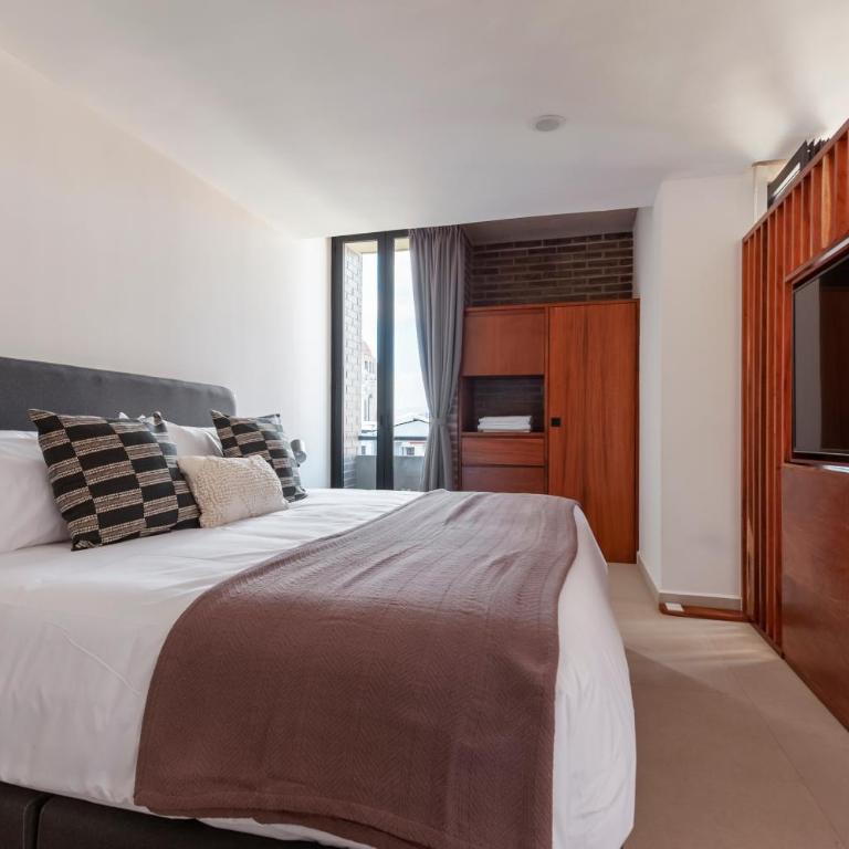 Alcazar Apartments - Studio Apartment - 7