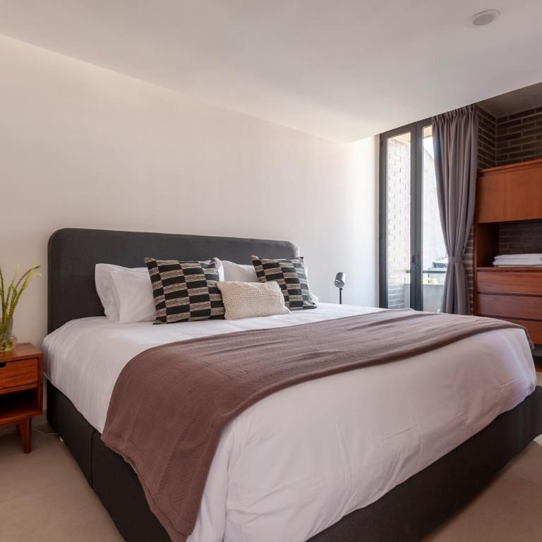 Alcazar Apartments - Studio Apartment - 9