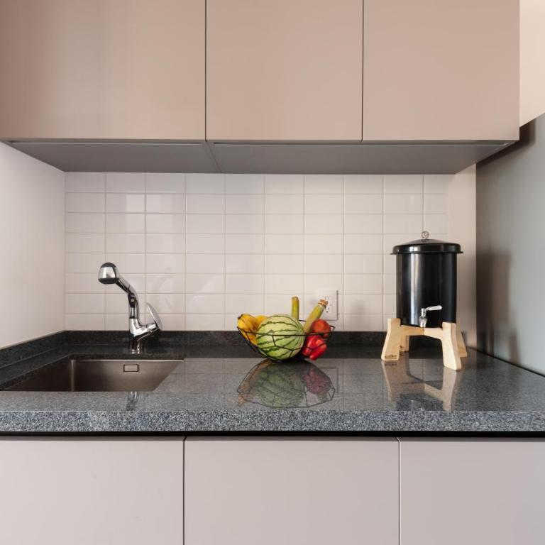 Alcazar Apartments - Studio Apartment - 9