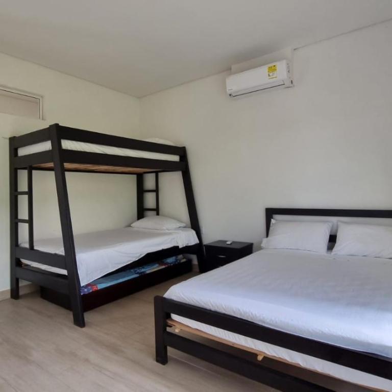 Exclusiva casa-quinta para la familia en Villeta - Casa con 1 dormitorio - 10