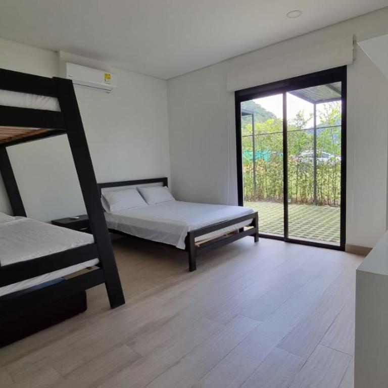 Exclusiva casa-quinta para la familia en Villeta - Casa con 1 dormitorio - 22