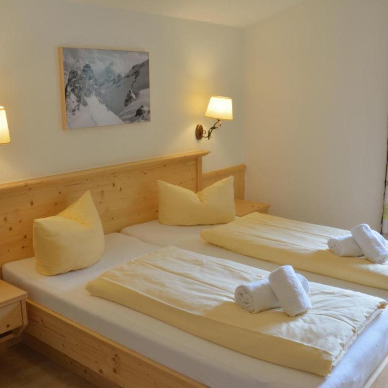 BRUGGER ChaletDorf - Chalet Superior with Private Sauna - 7