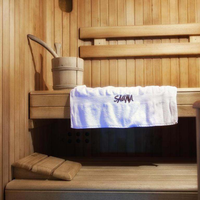 BRUGGER ChaletDorf - Chalet Superior with Private Sauna - 8
