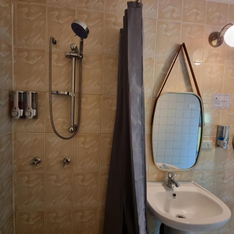 Hotel Asturias - Queen Suite - 2